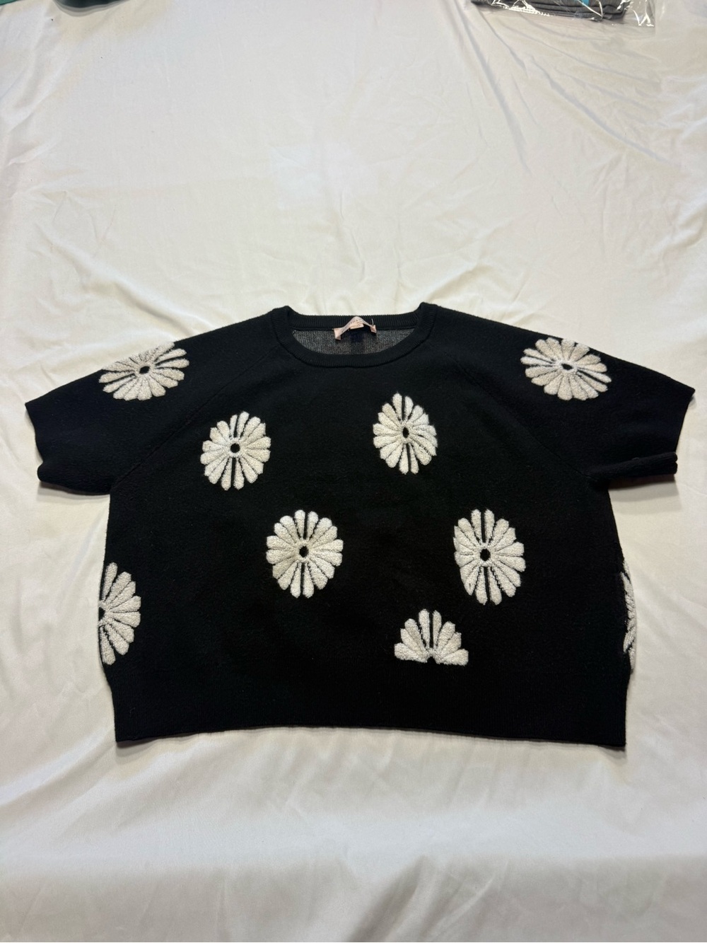 Philosophy Black Short-Sleeve Sweater with White Daisy Appliqués